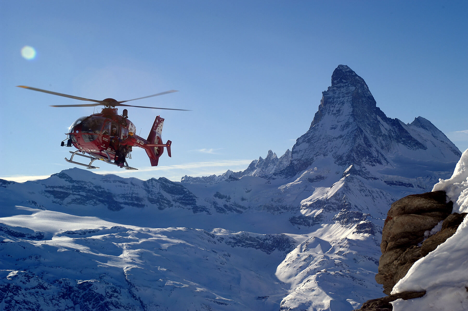 Tourist flights with Air Zermatt around the Matterhorn