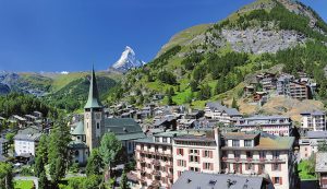Zermatt Huettenwanderung rund um das Matterhorn