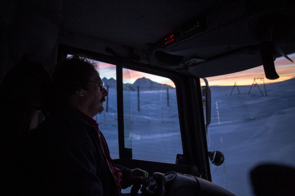 Pistenpräparierung am Theodulgletscher