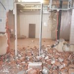 Durchbrochene Wand während dem Umbau