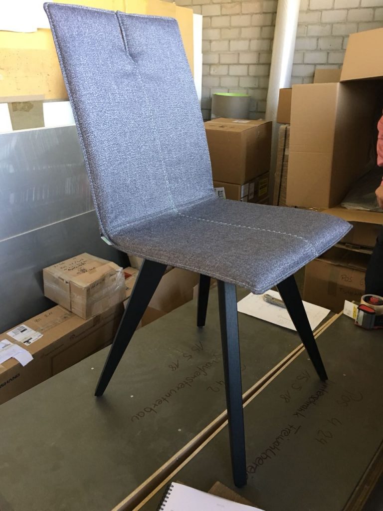 Die neuen Stühle weisen auf ein edles, neues Design hin