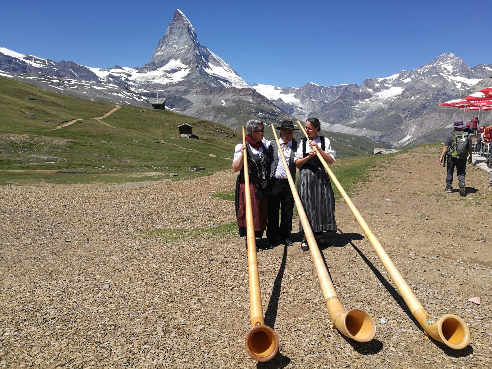 Alphorntrios “vibrazioni arcaiche” mit Matterhorn