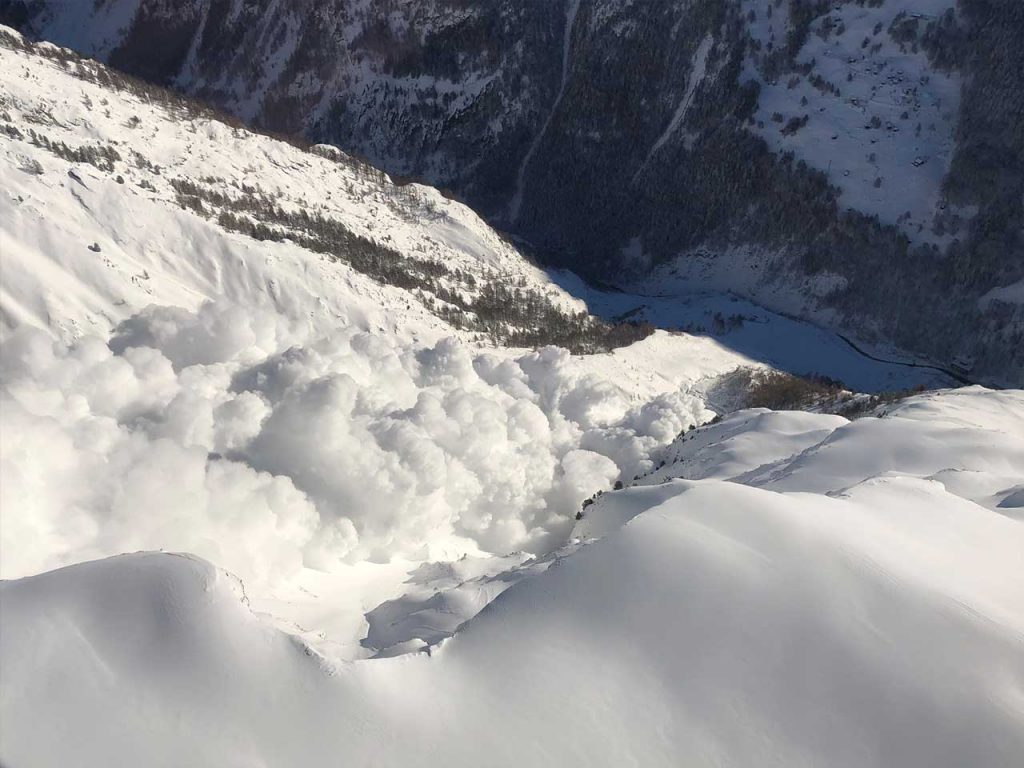 Lawine am Berg