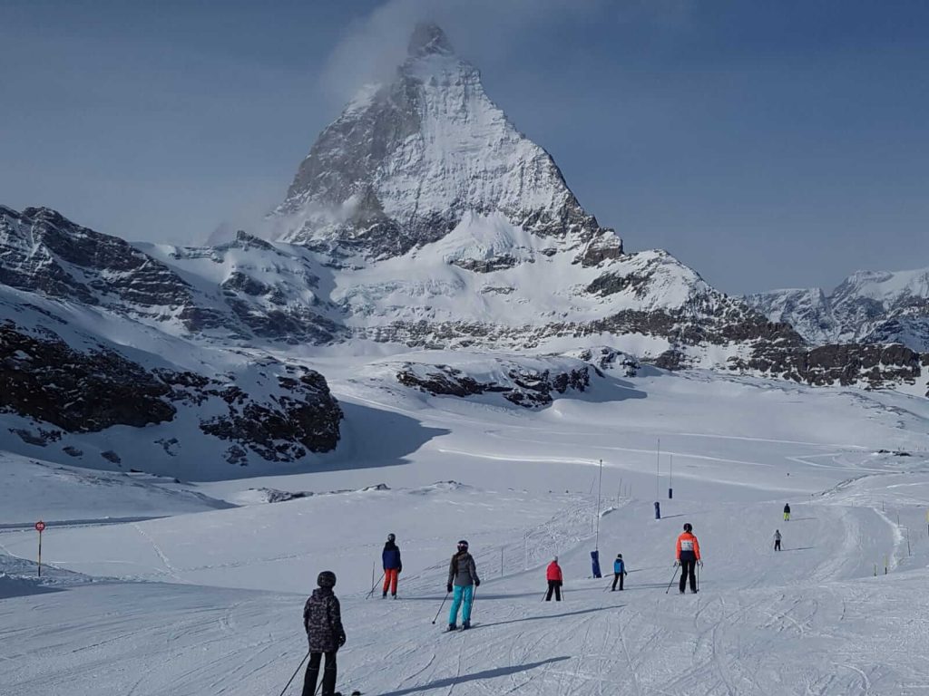 Skifahren am Fusse des Matterhorns