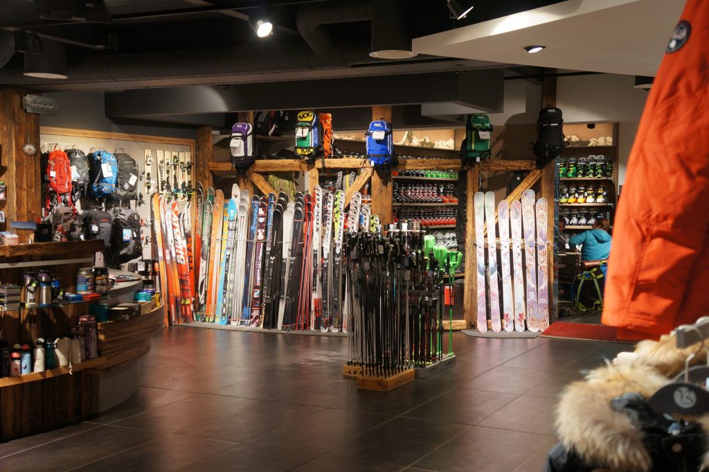 Shopping in Zermatt - © Bayard Sport