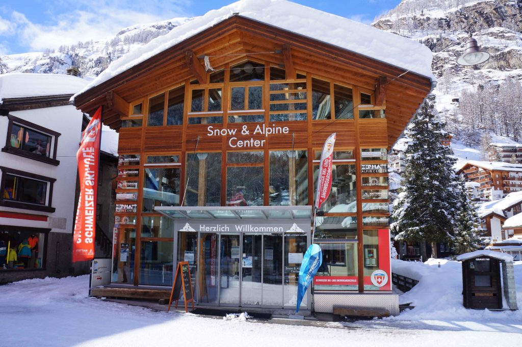 Skischulen - wichtige Stützen des Tourismus in Zermatt - © Zermatt Tourismus