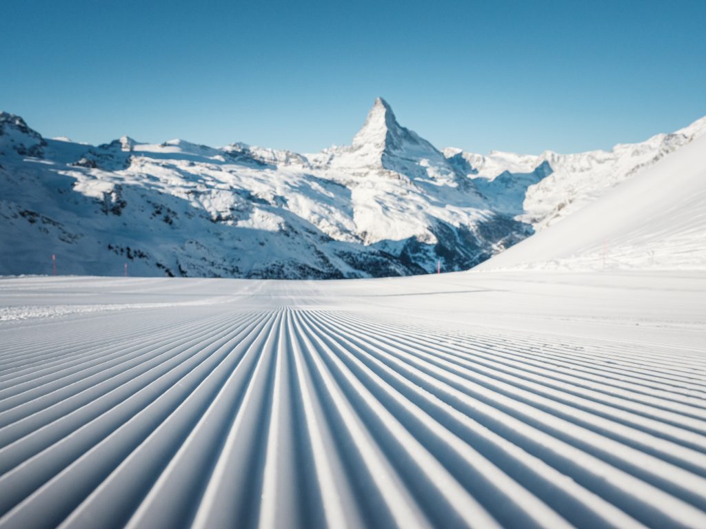 Eine frisch präparierte Piste in Zermatt, Basis für den perfekten Skitag