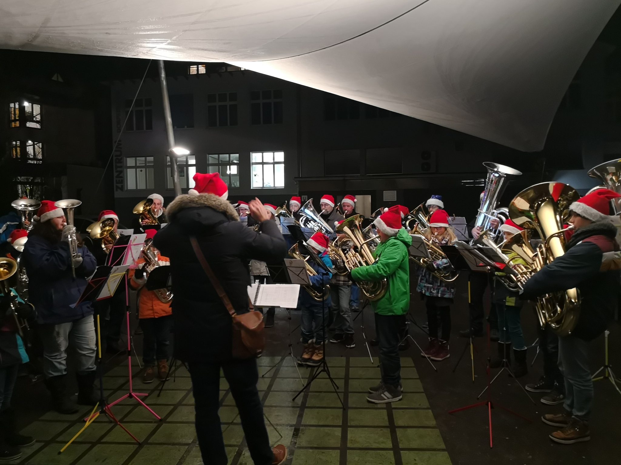 Zermatt0031304_Tuba Christmas_Ueli Kipfer Matterhorn Blog