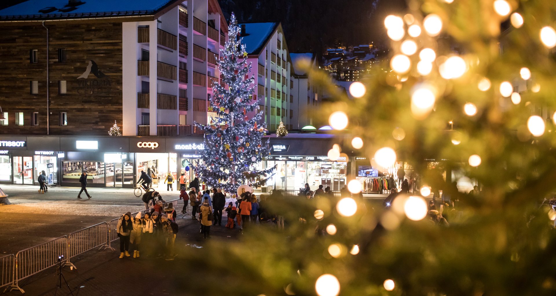 Weihnachtsbaum Einweihungsfest In Zermatt