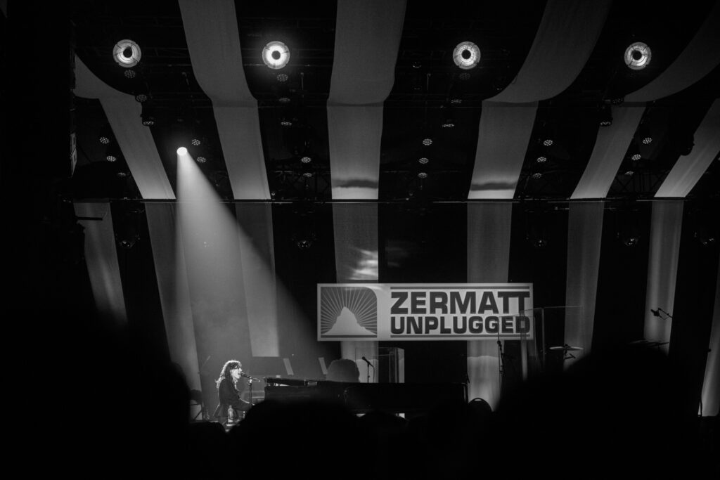 Birdy am Piano – Zermatt Unplugged 2024