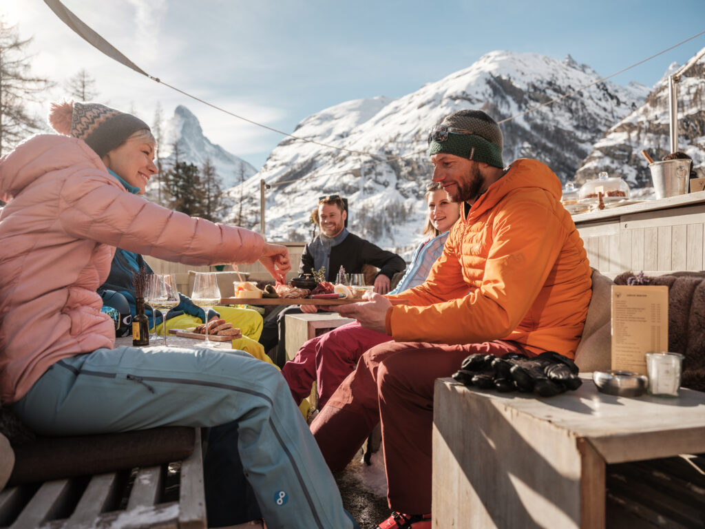 Après Ski im Cervo auf der Sonnenterasse im Hotel Cervo.