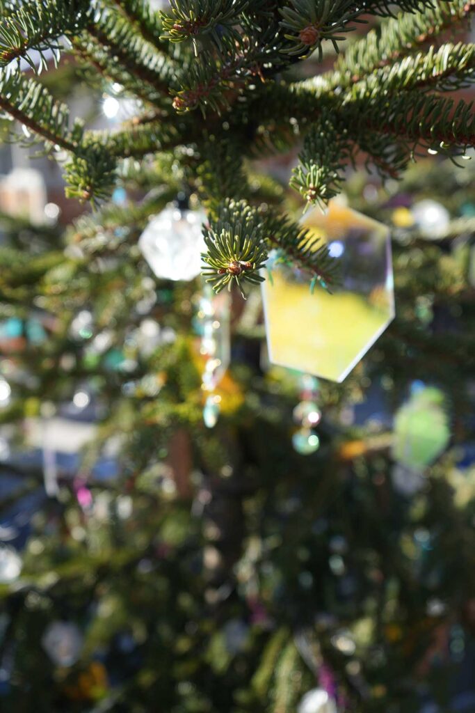 Die Lumi Dekoration am Weihnachtsbaum von Zermatt ©Zermatt Tourismus